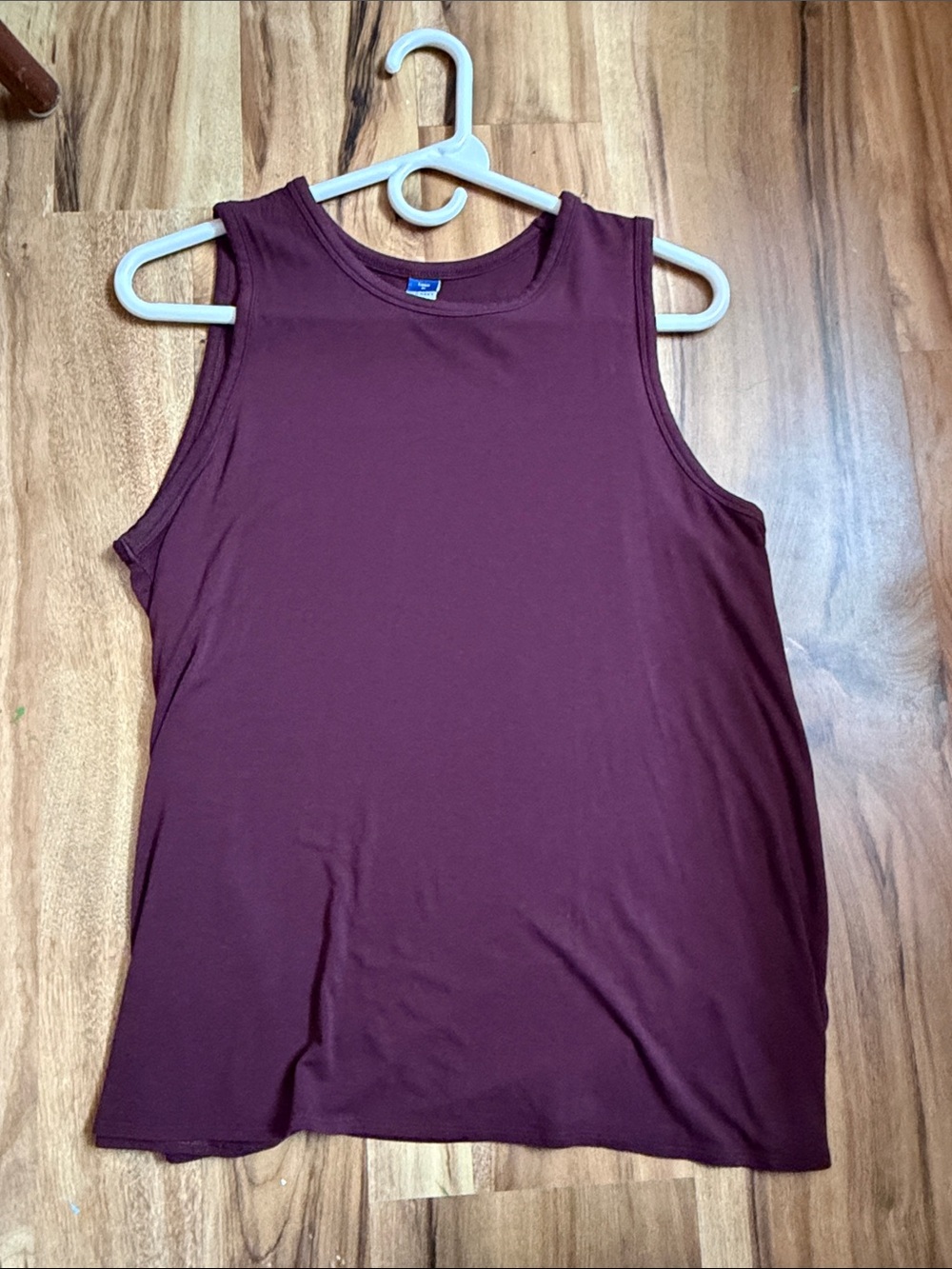 Old Navy Women's Tank Top in Burgundy Wine